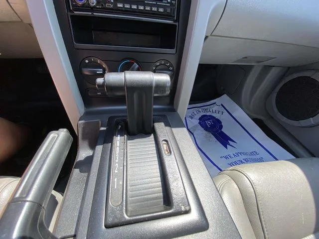 Used 2006 Red Ford GT Premium image 18