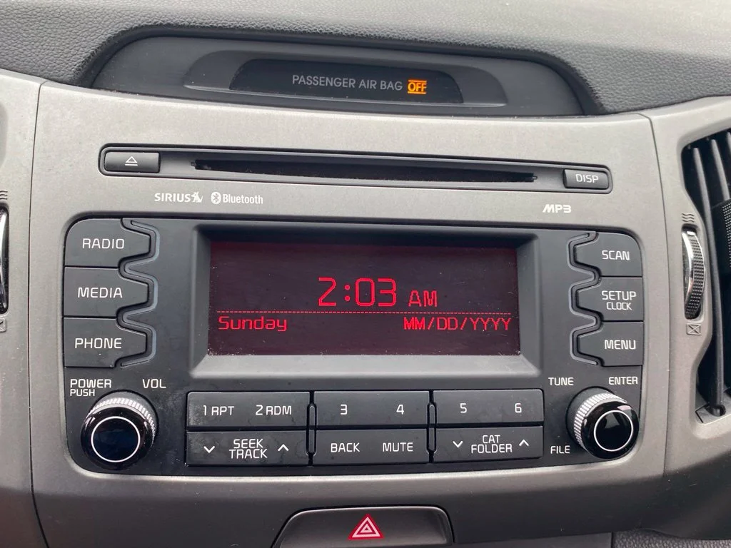 Used 2015 Silver Kia LX image 18