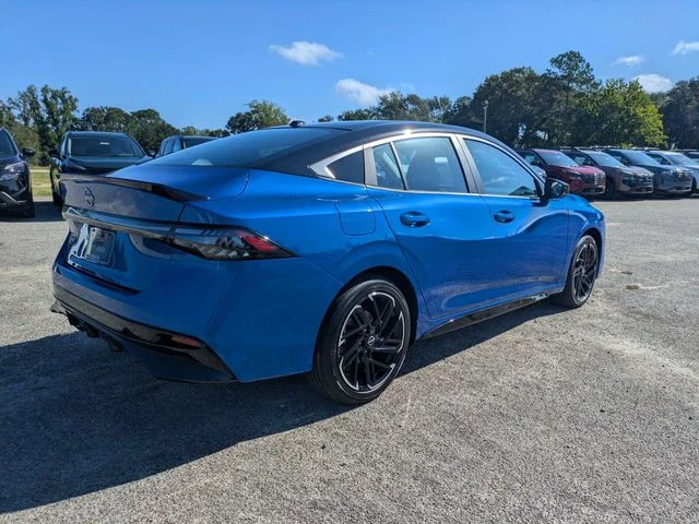 New 2027 Bluestone Pearl / Super Black Two-tone Nissan SR image 4