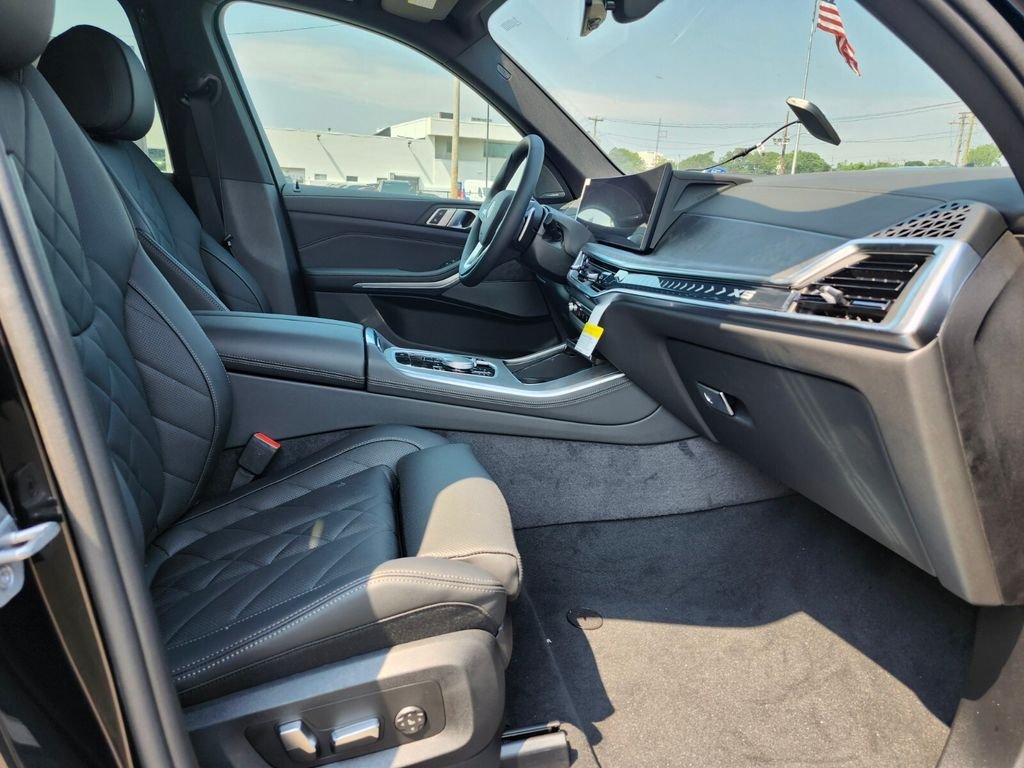 New 2026 Black BMW xDrive40i image 9