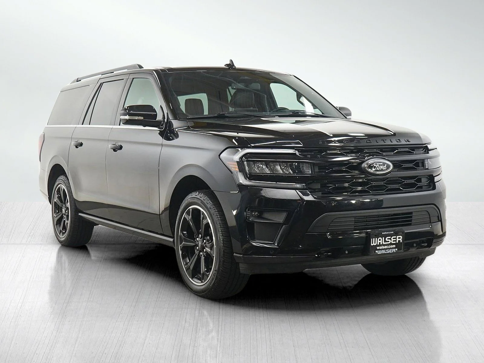 Used 2022 Black Metallic Ford Limited image 7