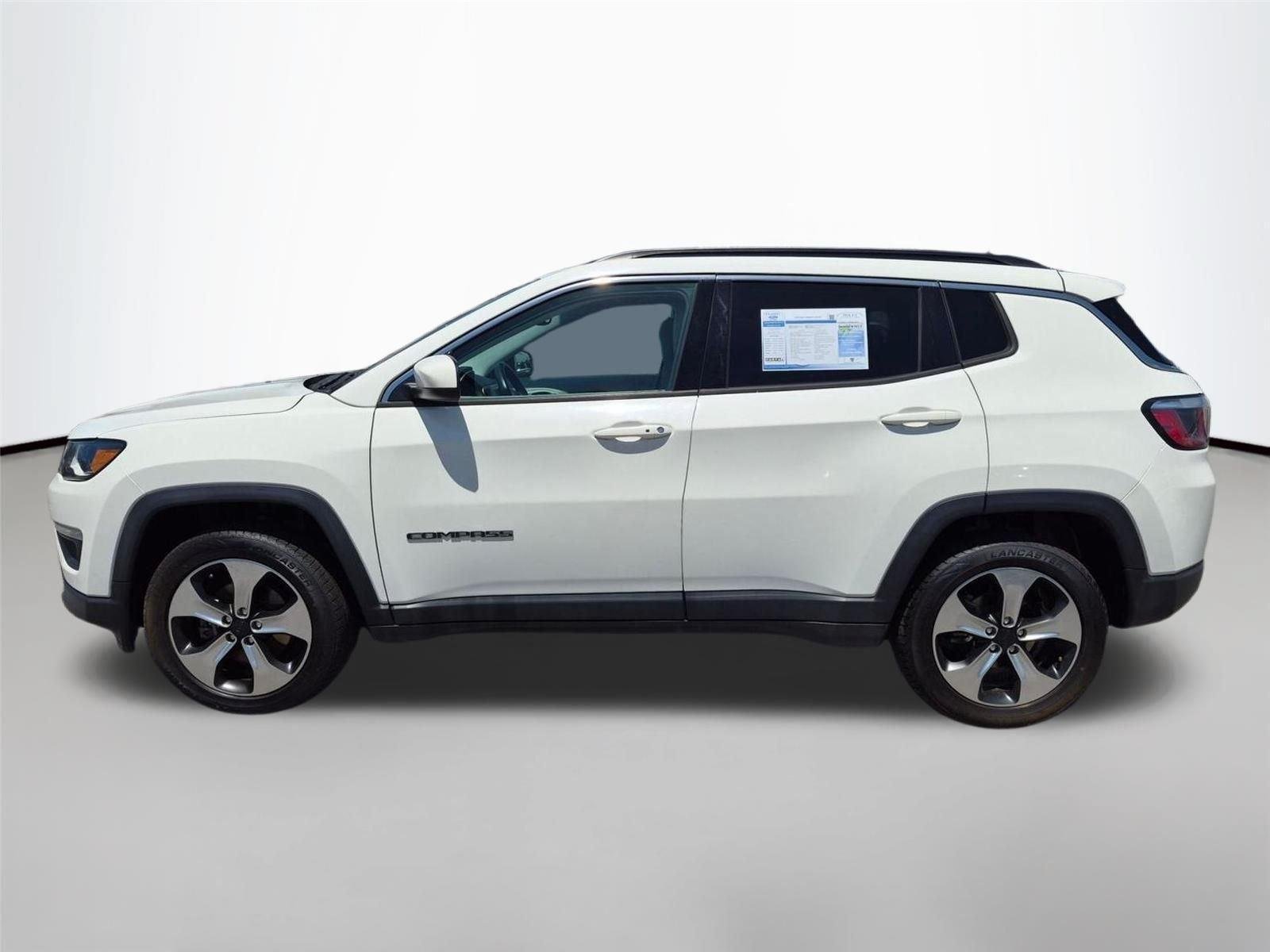Used 2018 White Clearcoat Jeep Latitude image 8