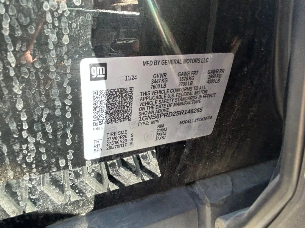 Used 2025 Black Chevrolet Z71 image 9