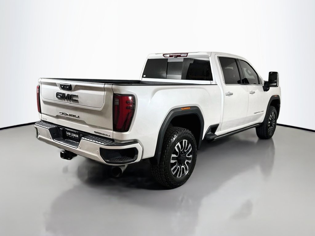 Used 2024 White Frost Tricoat GMC Denali Ultimate image 7