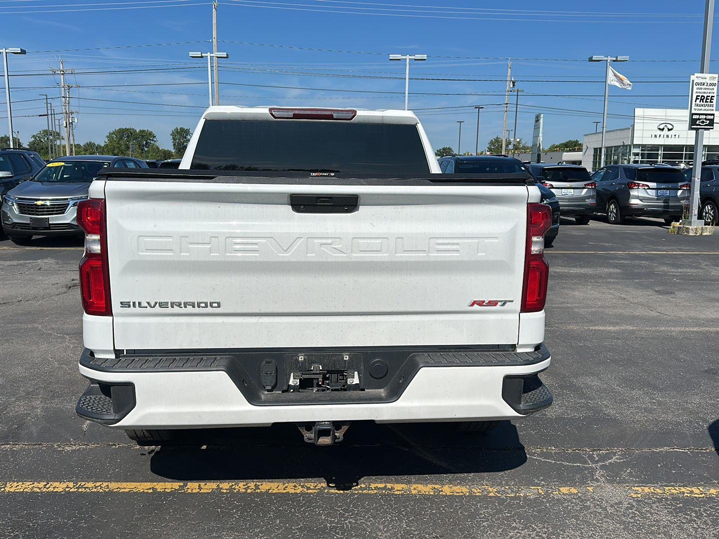 Used 2021 Summit White Chevrolet RST image 3
