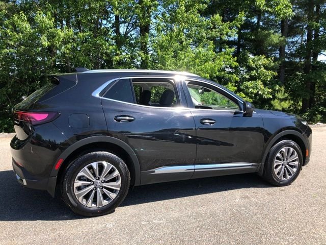 Used 2025 Black Buick Preferred image 5