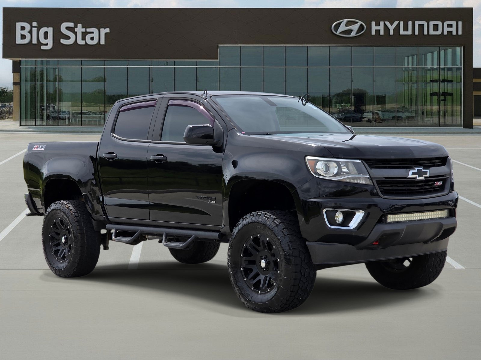 Used 2019 Black Chevrolet Z71 image 6