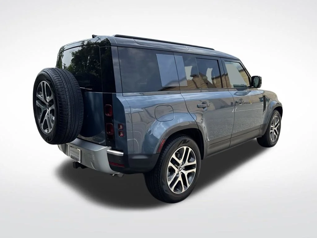 Certified Used 2025 Blue Land Rover S image 5