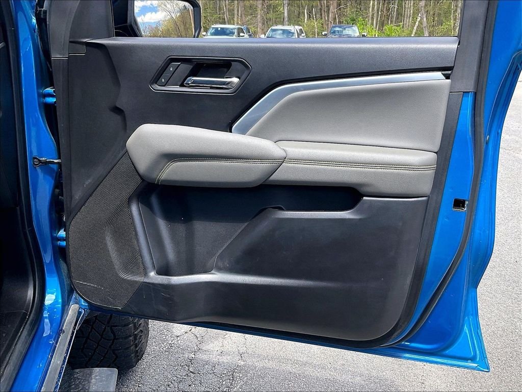 Used 2023 Blue Chevrolet ZR2 image 26