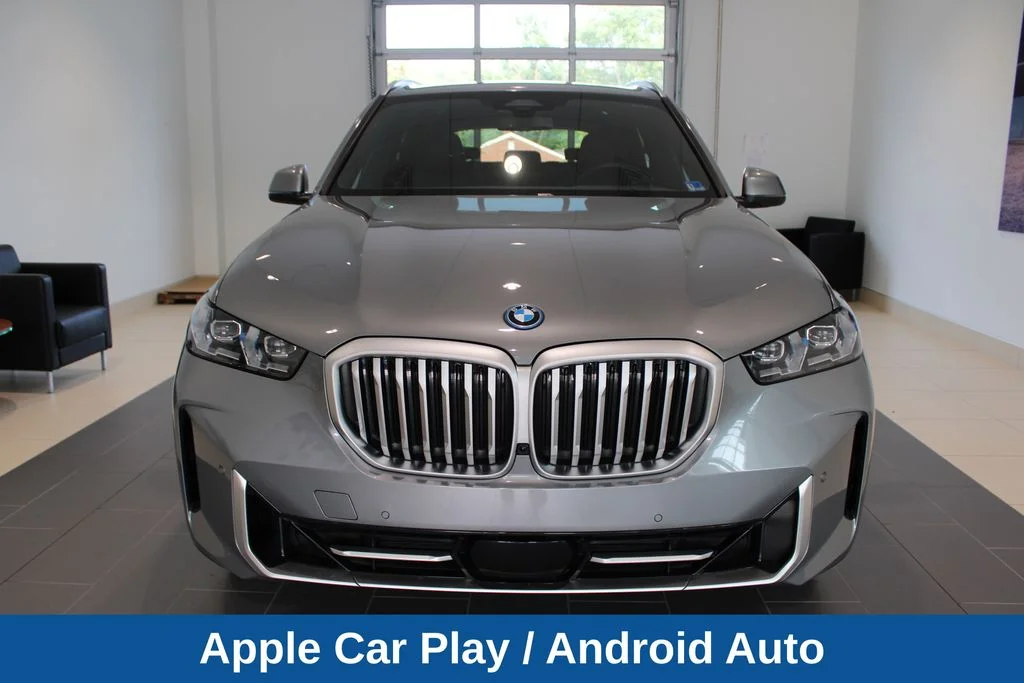 Used 2025 Gray BMW xDrive50e image 15