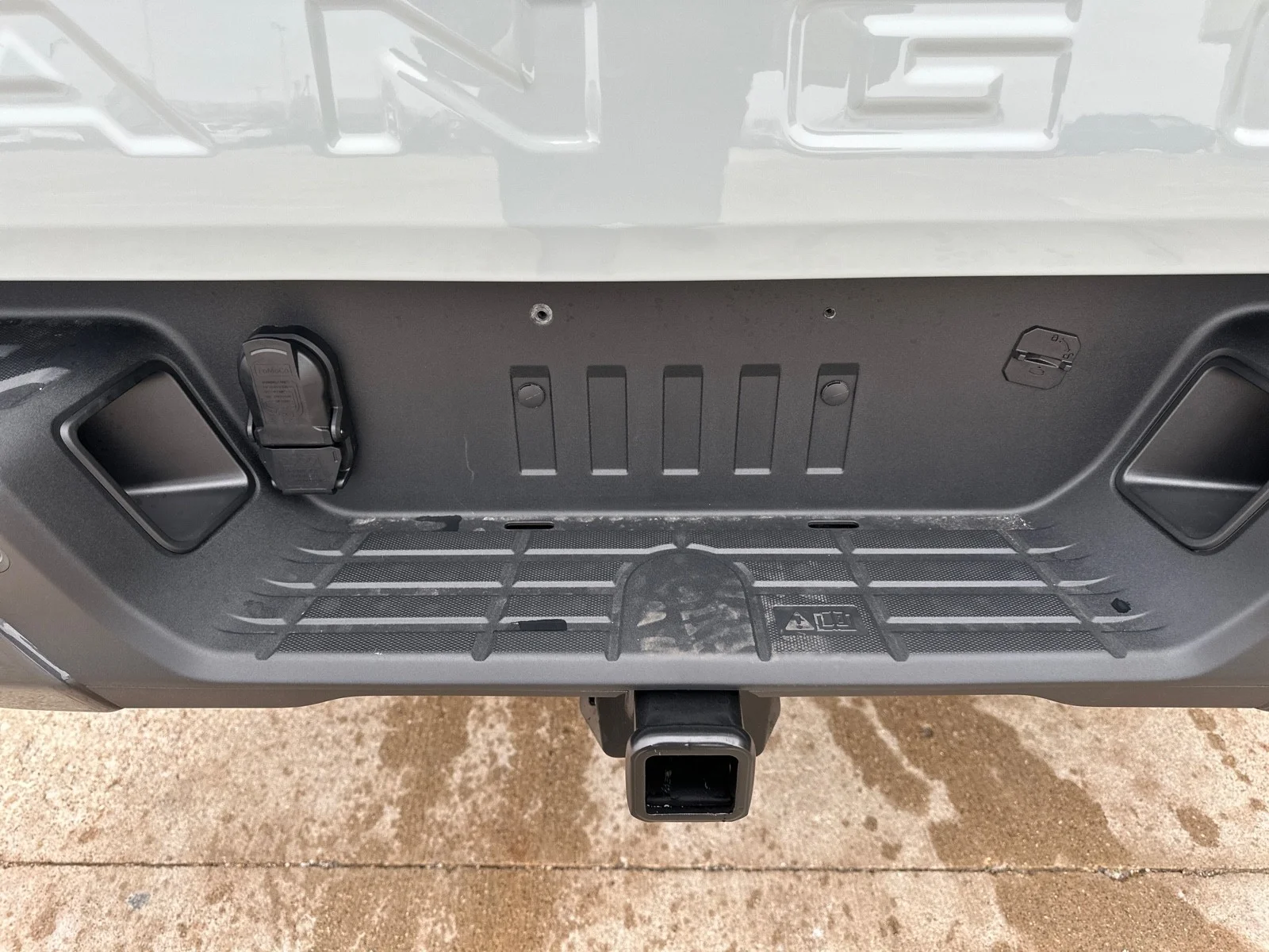 New 2024 Cactus Gray Ford LARIAT image 10