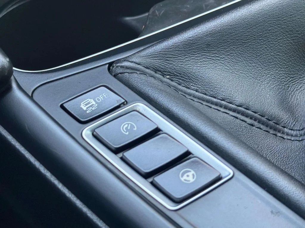 Used 2015 Mineral Gray Metallic BMW  image 22
