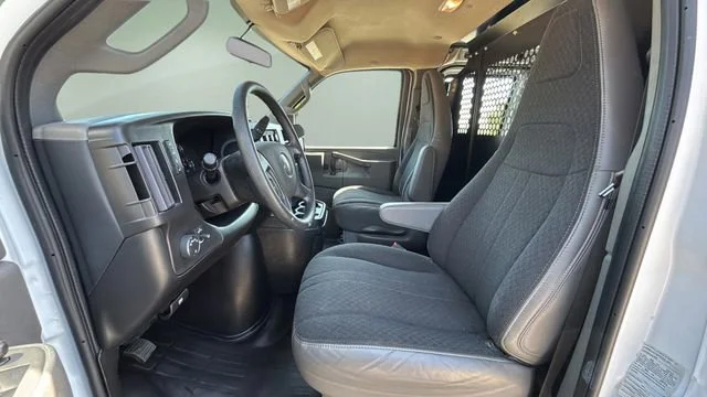 Used 2024 Summit White Chevrolet WT image 18