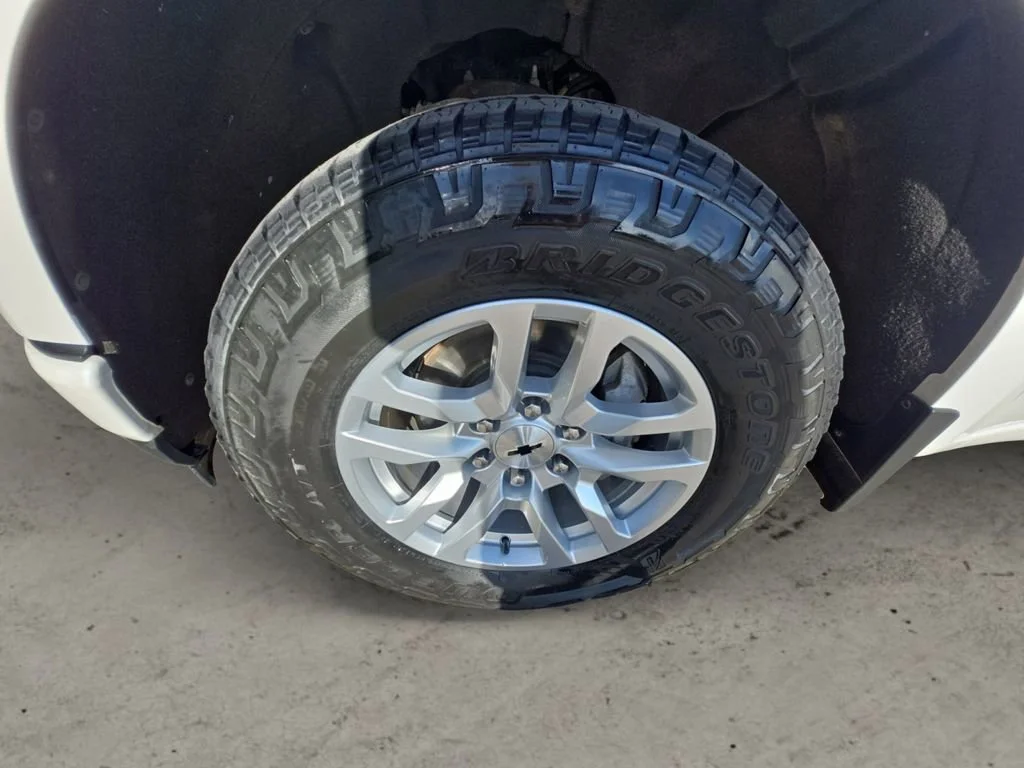 Used 2019 IRIDESCENT PEARL TRICOAT Chevrolet RST image 14