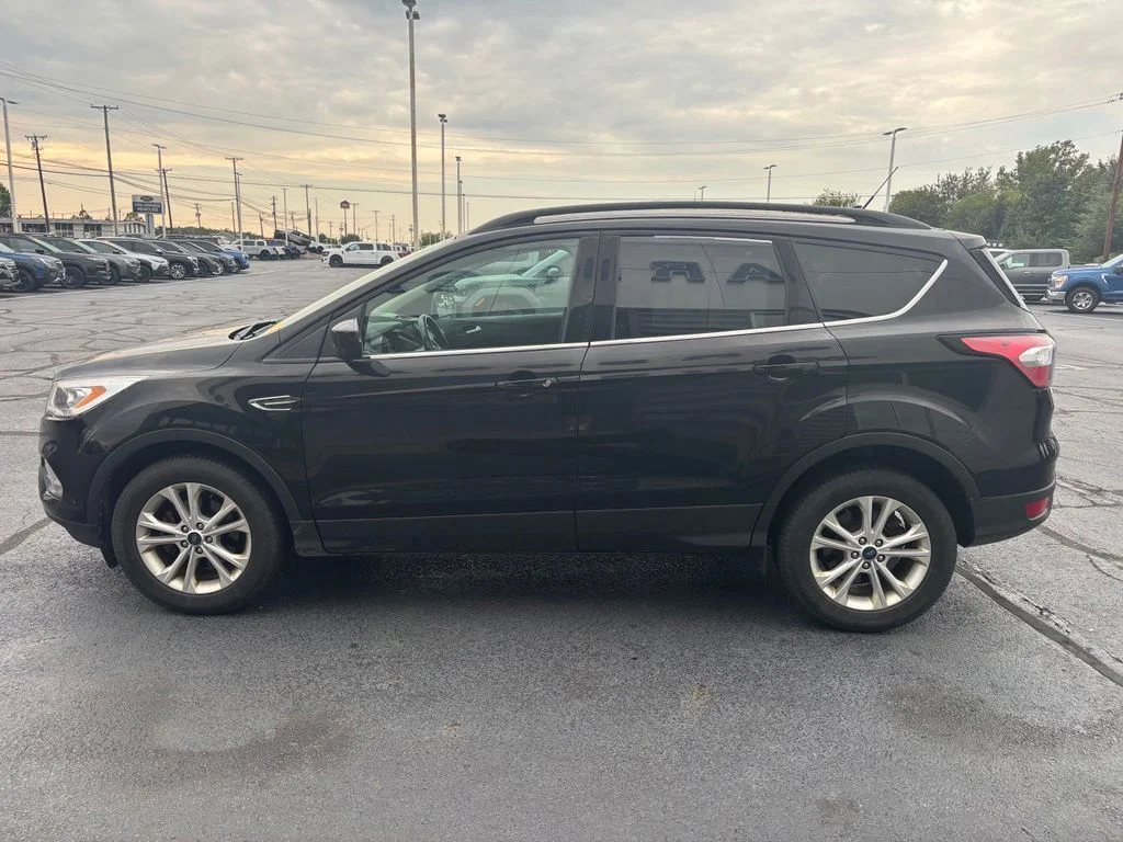 Used 2018 Black Ford SEL image 8