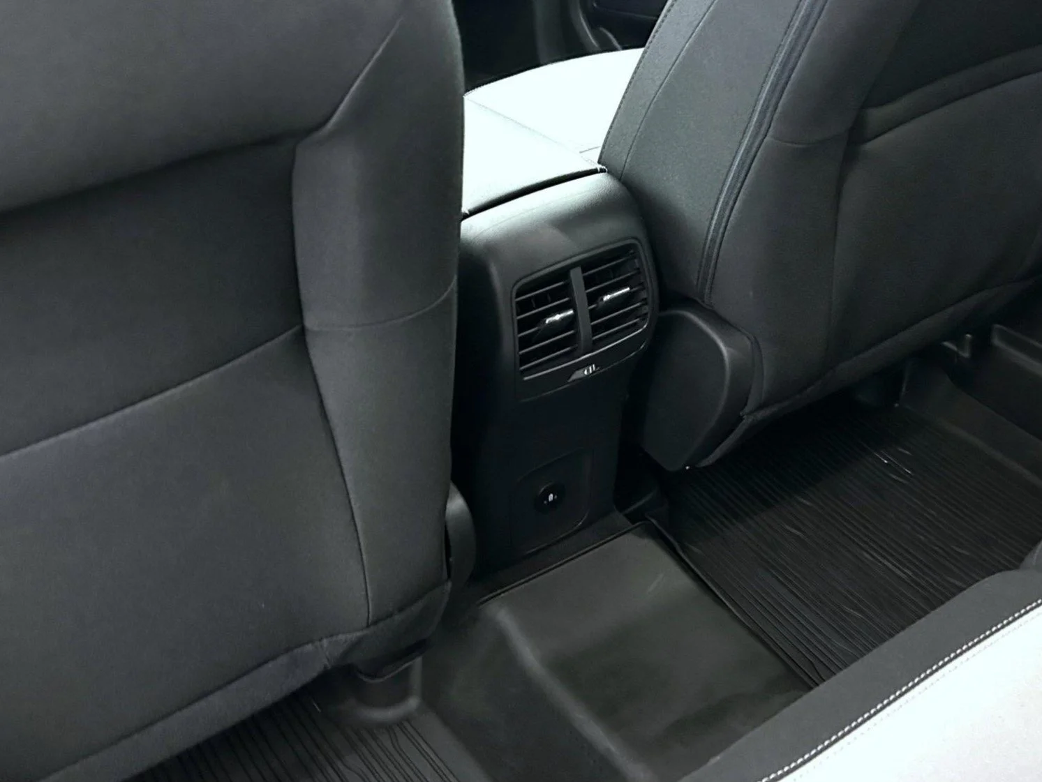 Used 2023 Silver Ford Active image 21
