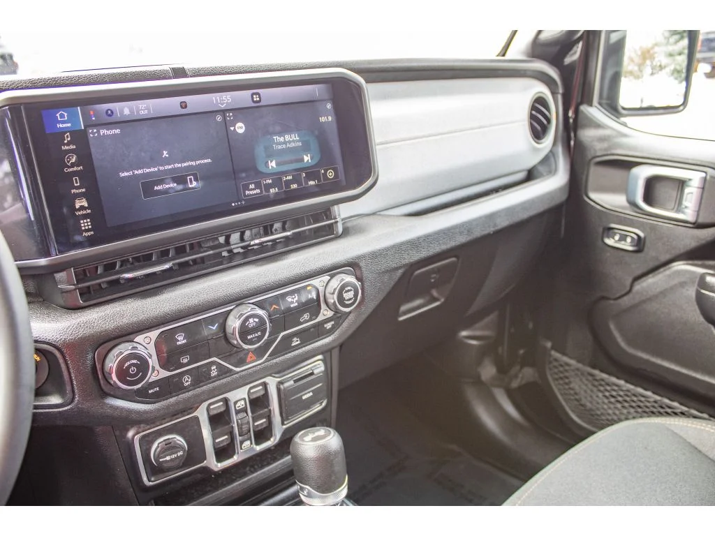 Used 2024 Black Clearcoat Jeep Sport S image 39