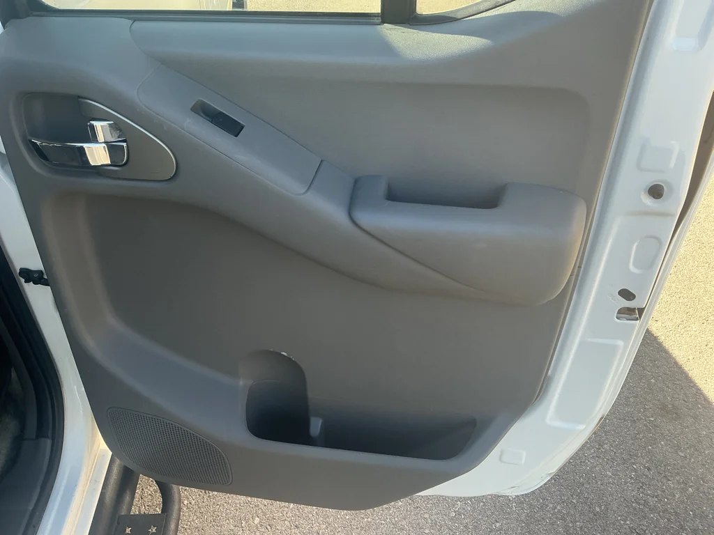 Used 2016 Glacier White Nissan SV image 15