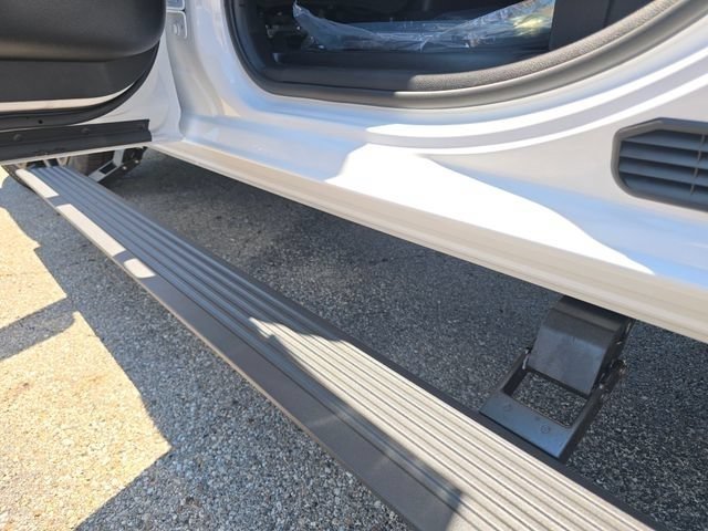 New 2026 Bright White Clear-Coat Exterior Paint RAM Limited image 31