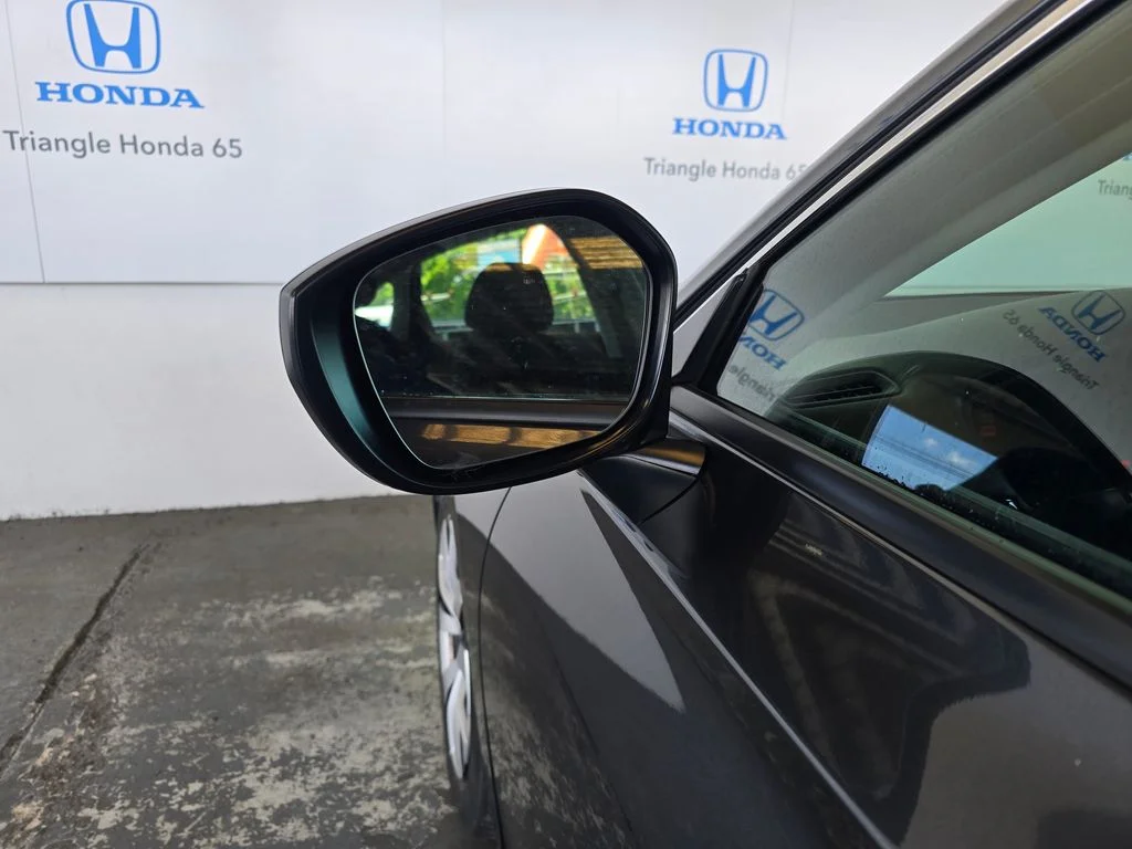 Used 2025  Honda LX image 29