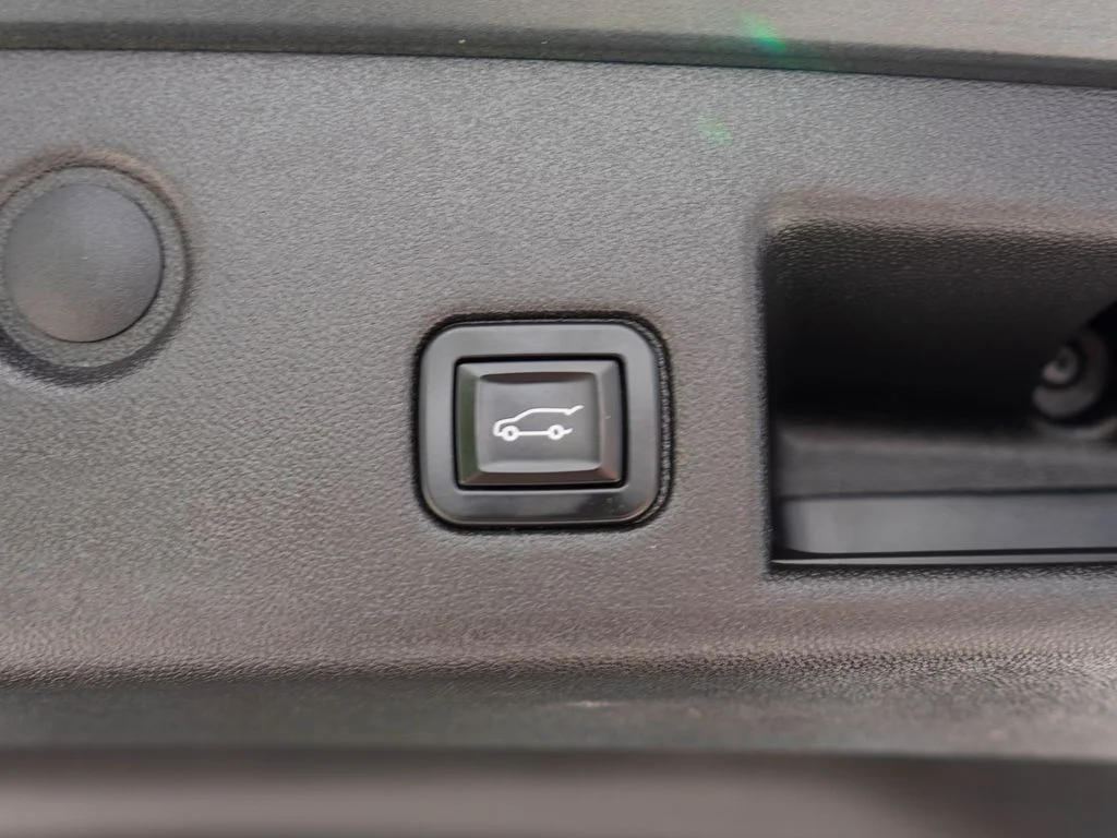 Used 2019 Gray Chevrolet Premier image 36