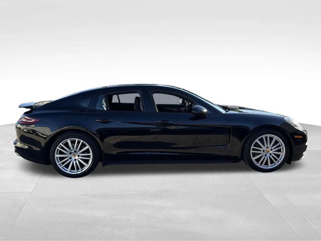 Used 2018 Black Porsche Base image 11