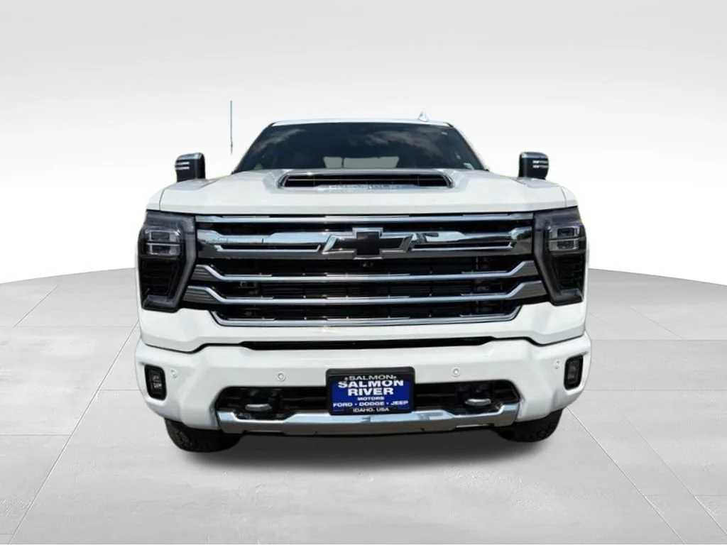 New 2025 Summit White Chevrolet High Country image 2