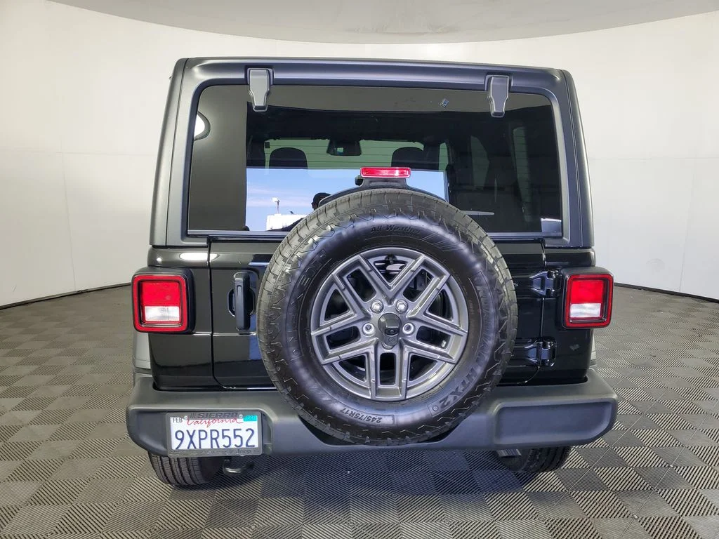 Used 2026 Black Jeep Sport S image 5