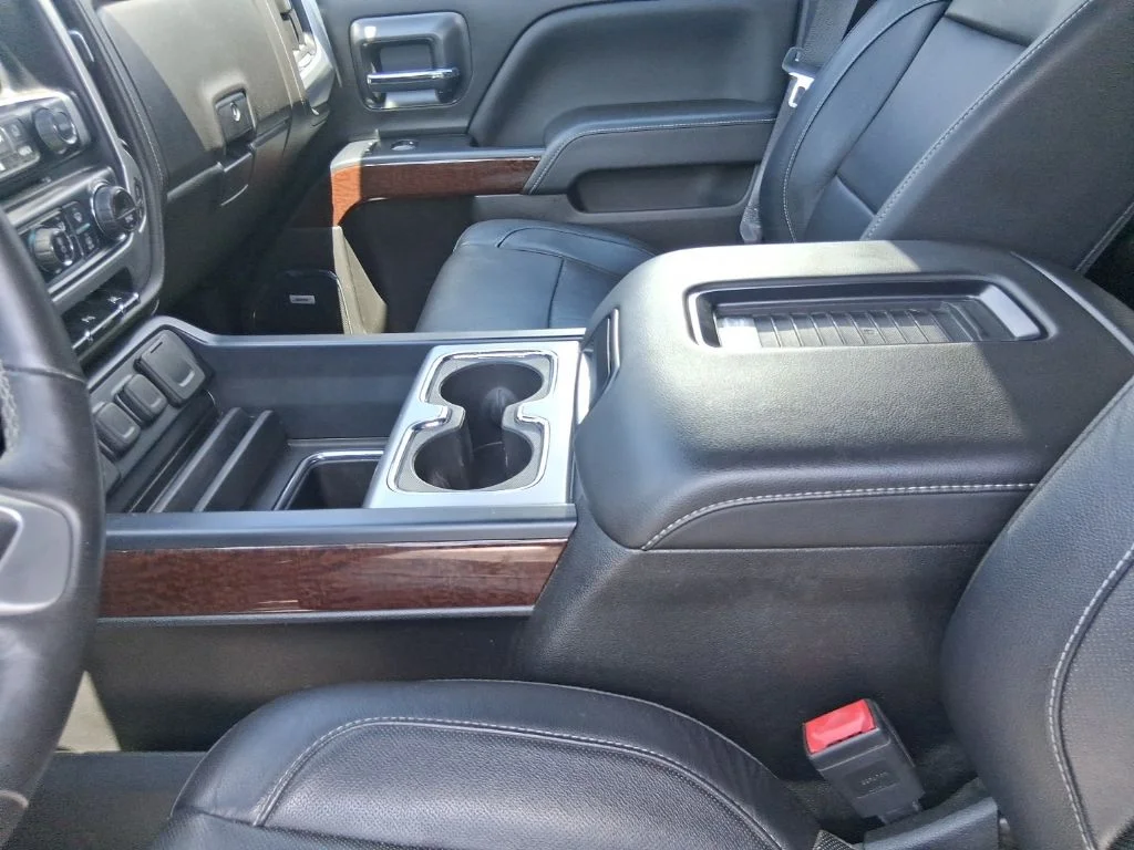 Used 2017 Black GMC SLT image 9
