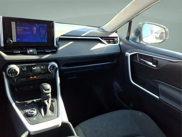 Used 2024 White Toyota XLE image 19