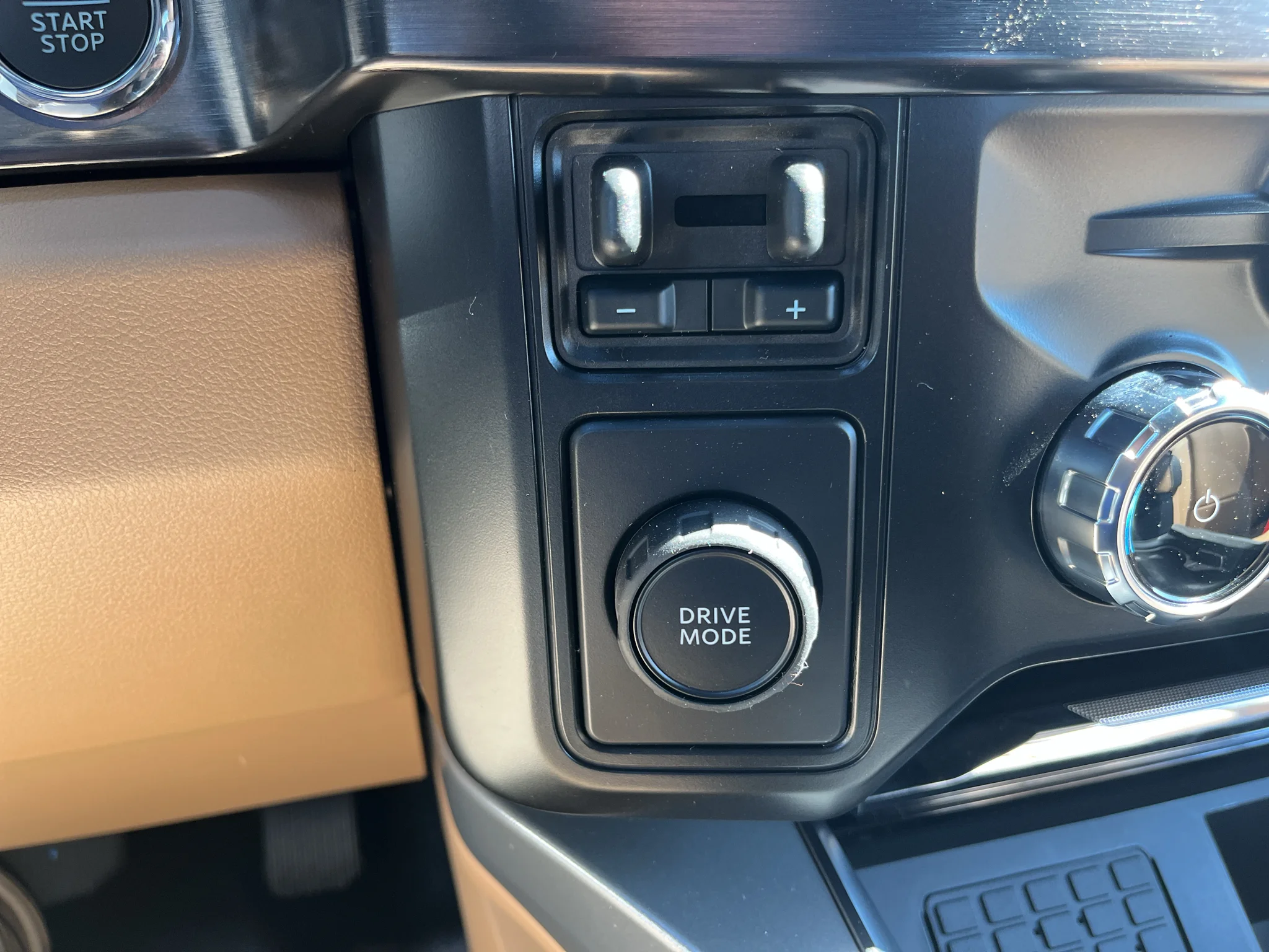 New 2027 Marsh Gray Metallic Ford F-350® Lariat® image 22