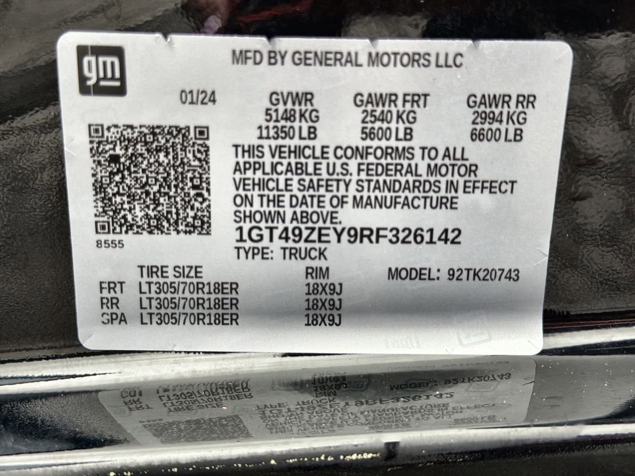 Used 2024 Onyx Black GMC AT4X image 29