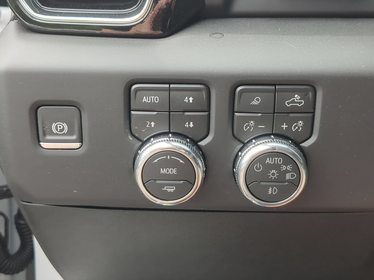 New 2026 Summit White GMC Denali DRW image 18