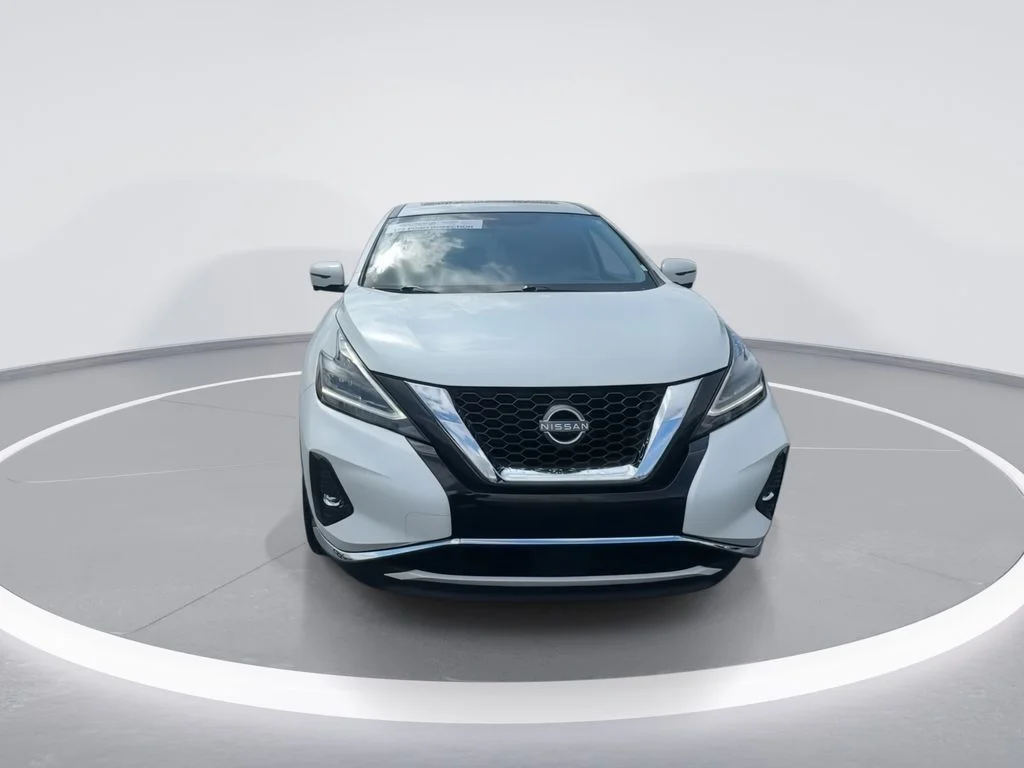 Used 2024 White Nissan SL image 3