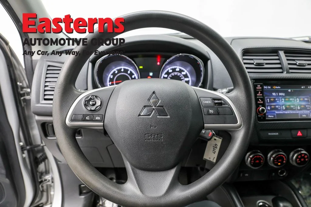 Used 2023 Silver Mitsubishi 2.0 ES image 10
