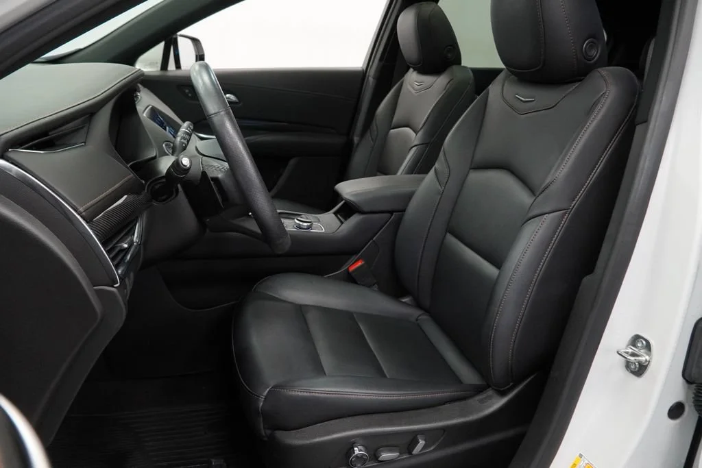 Used 2023 Crystal White Tricoat Cadillac Sport image 6