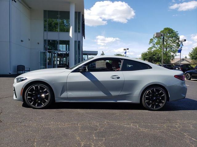 New 2027 Brooklyn Grey Metallic BMW M440i xDrive image 2