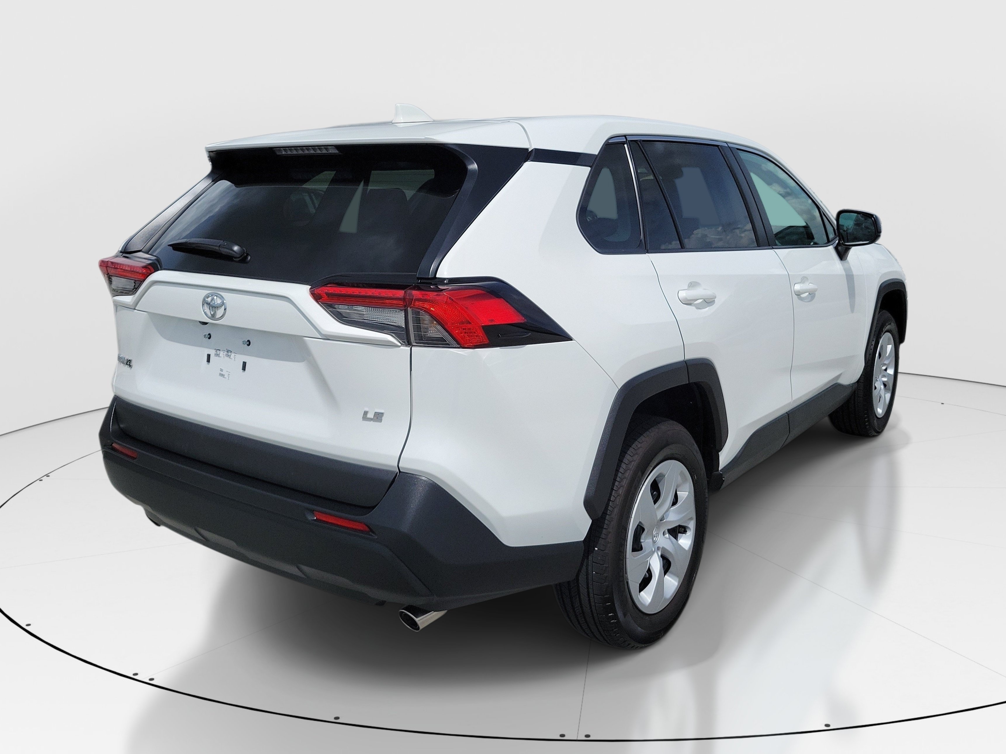 Used 2025 Ice Toyota LE image 6