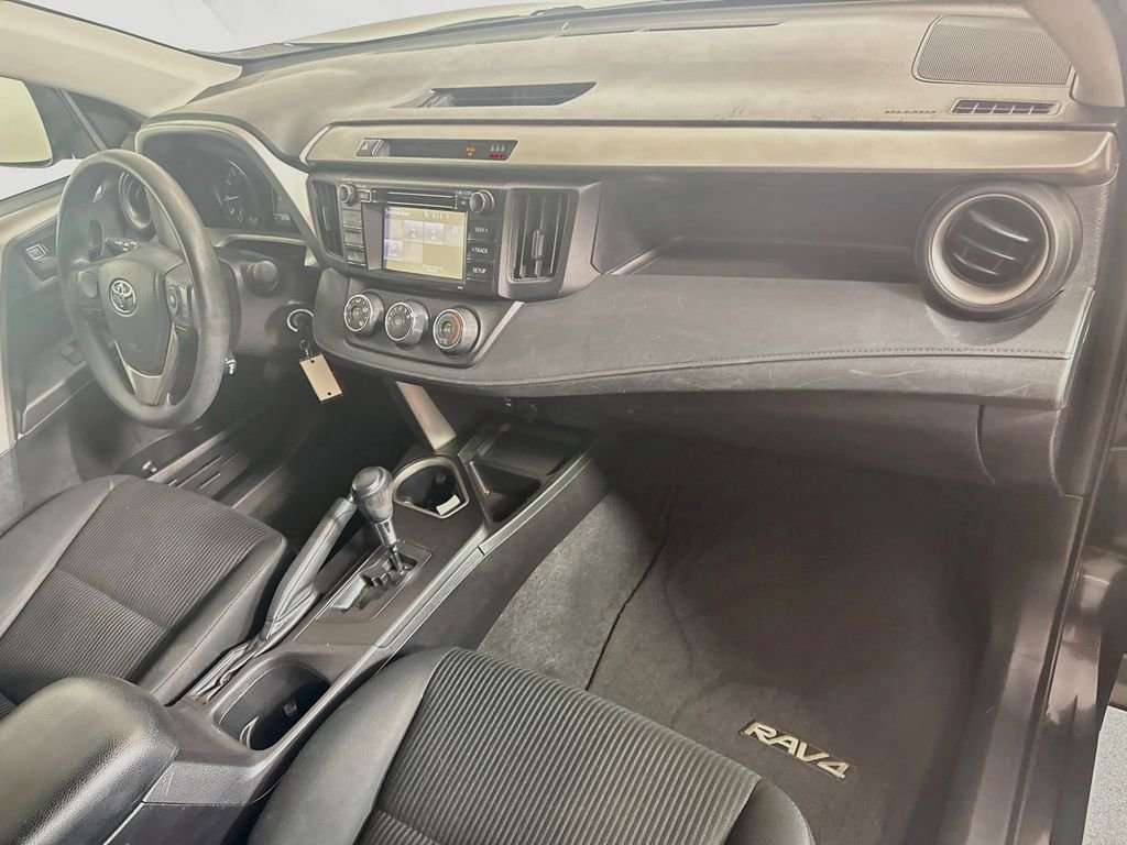 Used 2018 Gray Toyota LE image 25
