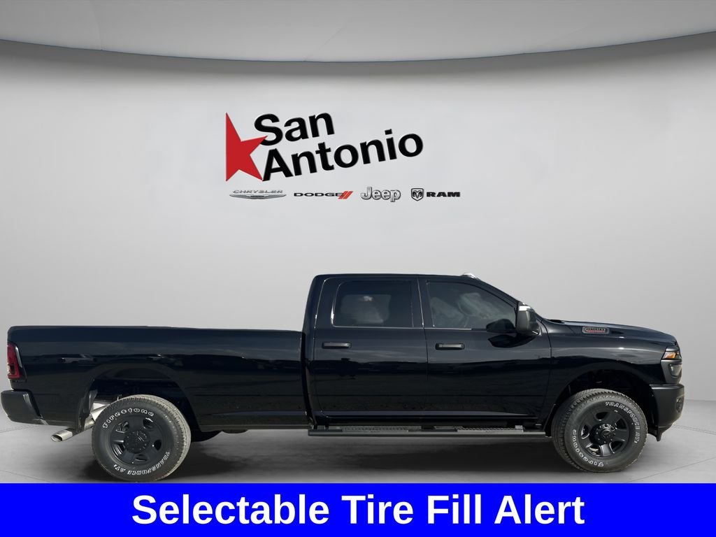 New 2026 Diamond Black Crystal Pearl-Coat Exterior Paint RAM Tradesman image 18