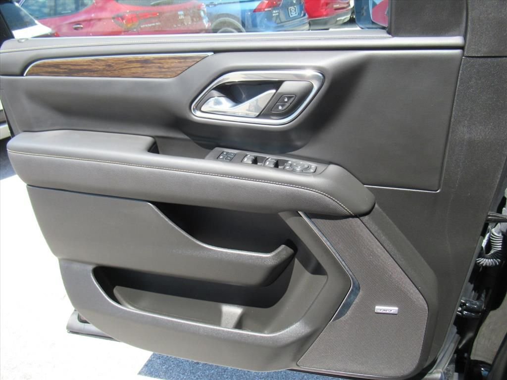 Used 2024 Black Chevrolet Premier image 18