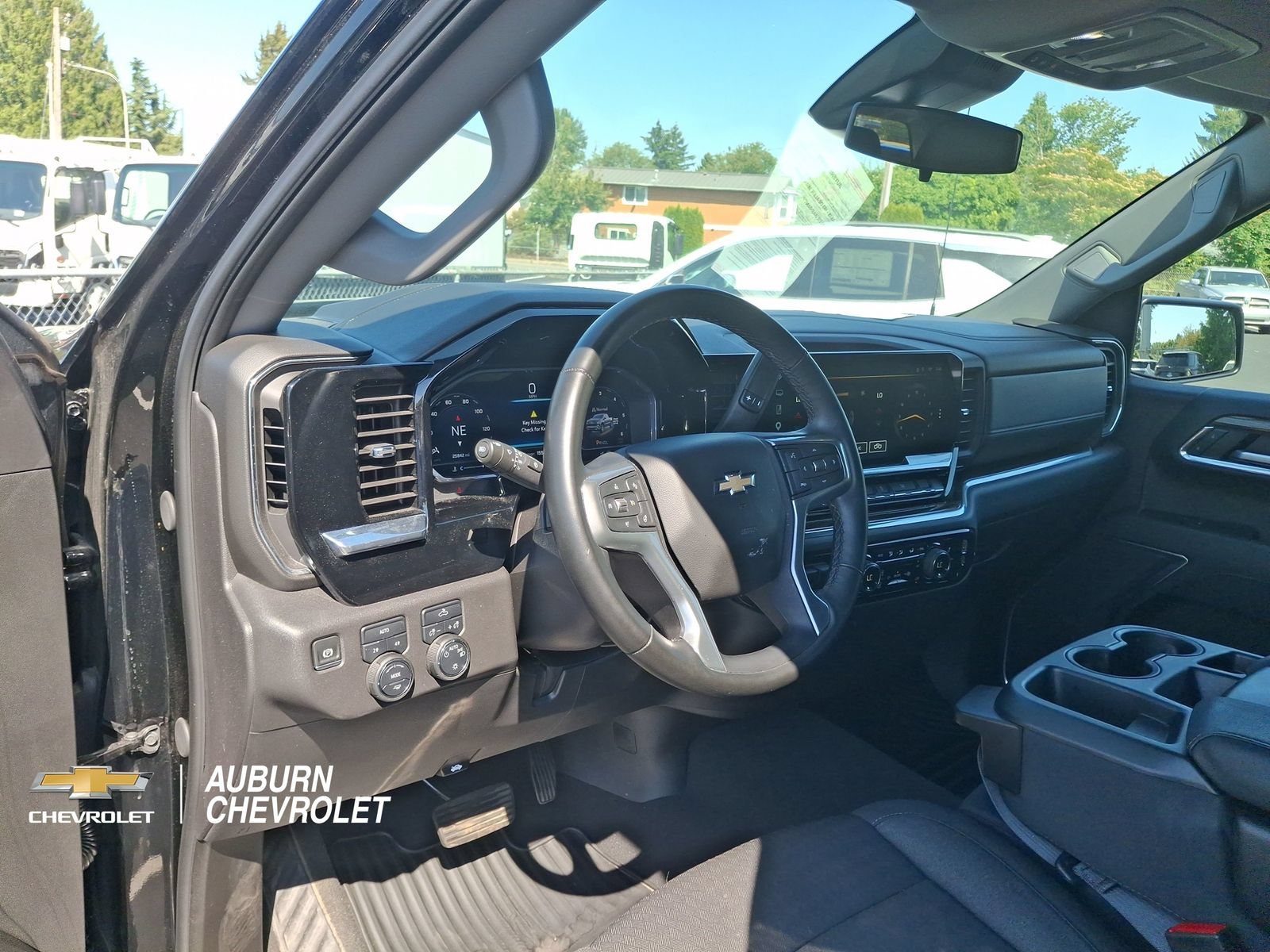 2025 Chevrolet Silverado 1500 LT - Photo 14
