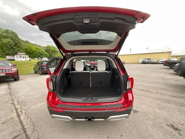 New 2026 Rapid Red Metallic Tinted Clearcoat Ford Platinum™ image 22
