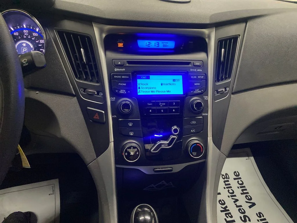 Used 2013 Blue Hyundai GLS image 20