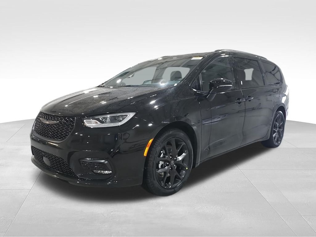 New 2026 Diamond Black Crystal Pearl-Coat Exterior Paint Chrysler Select image 4
