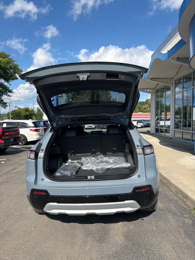 New 2026 Gray Honda Touring image 9