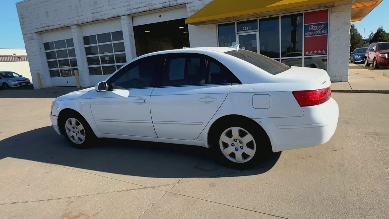 2009 Hyundai Sonata Base photo 4