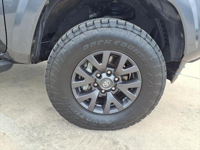 Certified Used 2022 MAGNETIC GRAY MET. Toyota  image 11