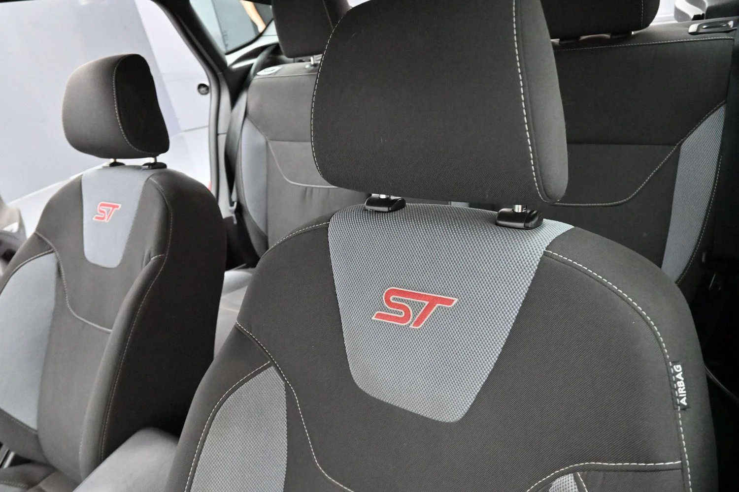 Used 2016 Race Red Ford ST image 14