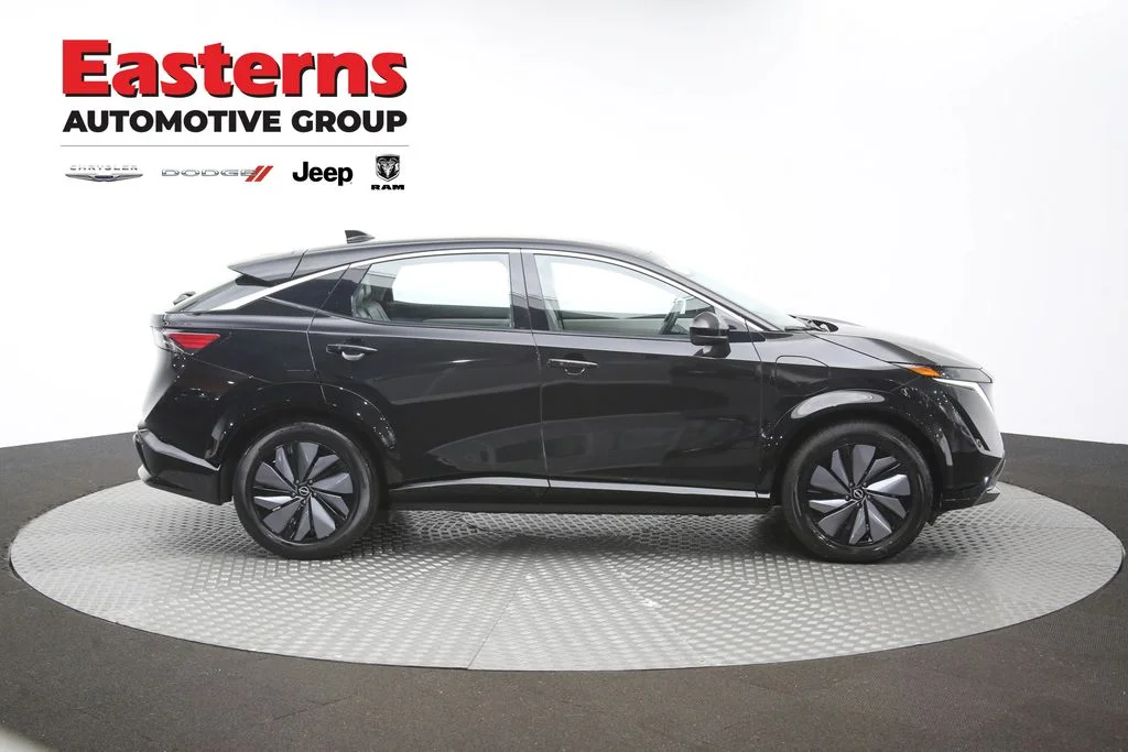 Used 2023 Black Nissan ENGAGE image 46